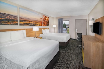 Standard Room, 2 Queen Beds, Smoking