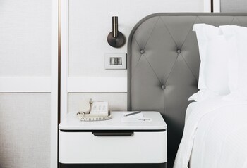 Superior Room, 1 King Bed (Accessible)