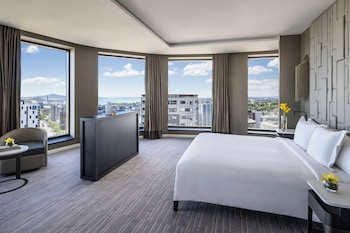 Suite (Chairman, Pinnacle Tower)