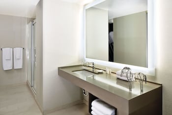 Signature Suite, 1 King Bed