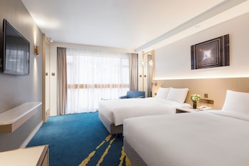 Premium Room, 2 Double Beds (Middle Floor)