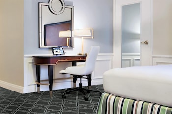 Premium 2 Bed 2 Bath - 1 Room