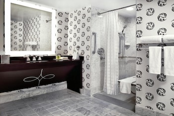 Suite, Accessible, Non Smoking (Roll-in Shower)