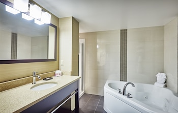 Suite, 1 King Bed, Non Smoking, Jetted Tub