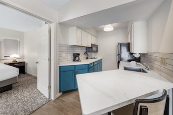 Suite, Multiple Beds (Two Bedrooms)