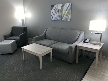 Suite, 2 Queen Beds, Non Smoking, Kitchenette (with Sofabed)