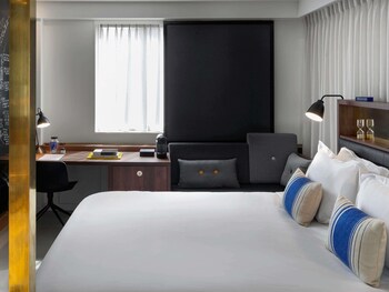 Superior Room, 1 King Bed