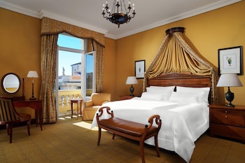 Grand Room, 1 King Bed