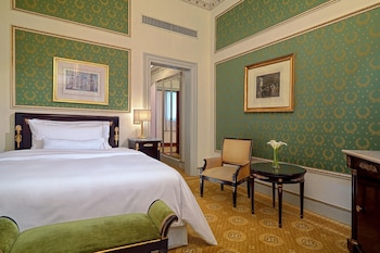 Deluxe Room, 1 Queen Bed