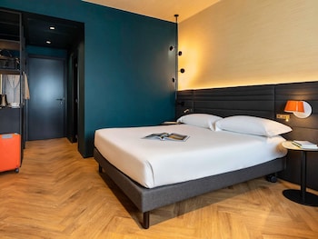 Superior Room, 1 King Bed with Sofa bed