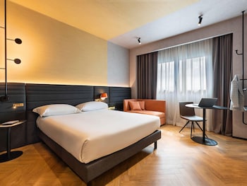 Superior Room, 1 King Bed with Sofa bed