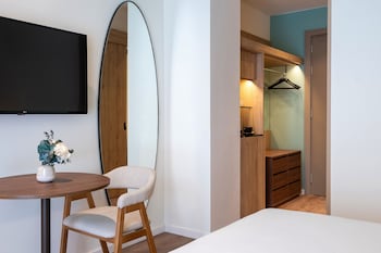 Melia Room, Room, Connecting Rooms
