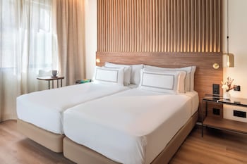 The Level Suite with Terrace (2+2)
