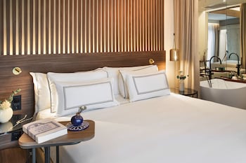 Suite, 2 Bedrooms (Master Suite The Level)