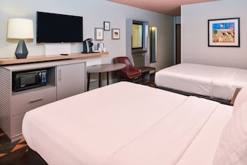 Standard Room, 2 Double Beds
