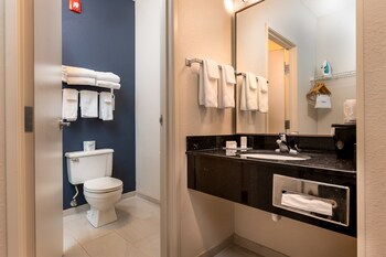Room, 2 Queen Beds, Hearing Accessible