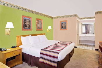 Standard Room, 1 King Bed, Non Smoking