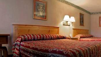 Standard Room, 1 King Bed, Smoking