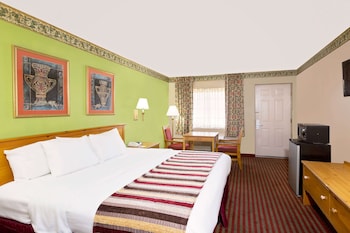Room, Multiple Beds, Accessible, Non Smoking (Bathtub w/ Grab Bars)