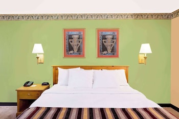 Room, Multiple Beds, Non Smoking (2 King beds)