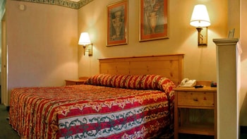 Standard Room, 1 King Bed, Smoking