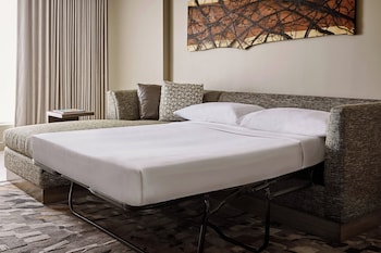 Junior Suite, 1 King Bed with Sofa bed