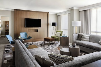 Junior Suite, 1 King Bed with Sofa bed