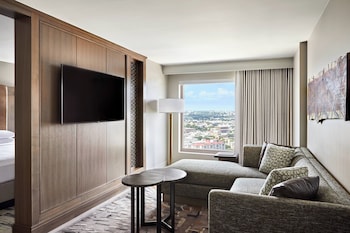 Junior Suite, 1 King Bed with Sofa bed