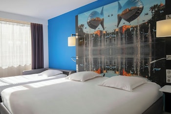 Classic Room, 1 Queen Bed with Sofa bed