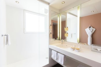 Junior Suite, 1 King Bed with Sofa bed, Terrace (view)