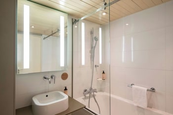 Room, 1 Queen Bed, Garden View