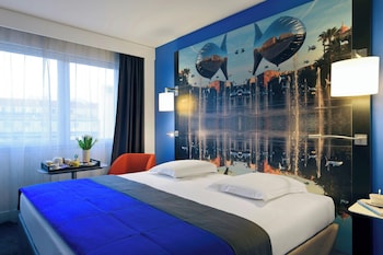 Classic Room, 1 Queen Bed, City View