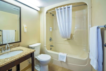 Standard Room, 1 King Bed, Non Smoking (Upper Floor)