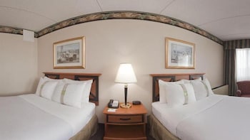 Standard Room, 2 Queen Beds, Accessible (Communication, Accessible Tub)