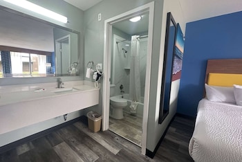 Standard Room, 1 King Bed