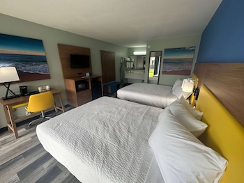 Suite, 2 Queen Beds, Non Smoking