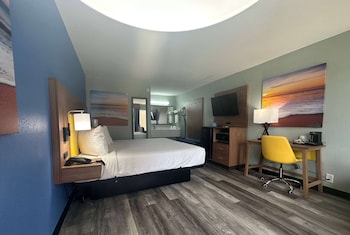 Room, 1 Queen Bed, Smoking