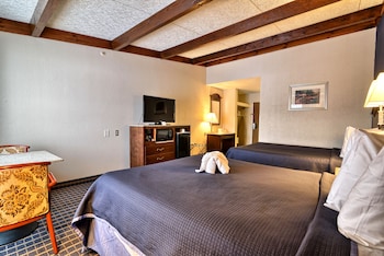Standard Room, 2 Queen Beds, Non Smoking