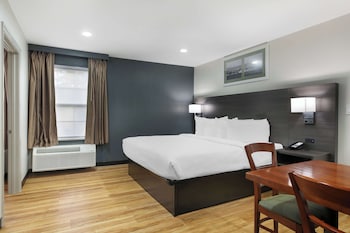 Family Suite, Multiple Beds, Non Smoking, Refrigerator & Microwave (Dining Table;with Sofabed)