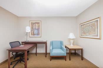 Deluxe Room, 1 King Bed