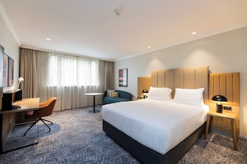Standard Room, 1 Queen Bed, Accessible