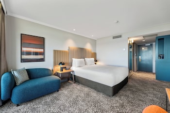 Standard Room, 1 Queen Bed (Walk in Shower)