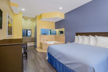 Suite, 1 King Bed, Hot Tub