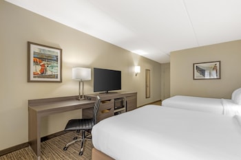 Standard Room, 2 Queen Beds, Refrigerator & Microwave, Annex Building