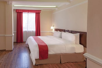 Deluxe Room, 1 King Bed