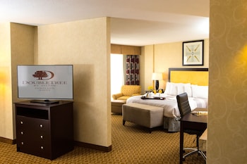 Suite, 1 King Bed, Non Smoking