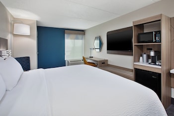 Standard Room, 1 King Bed (Walk-In Shower)