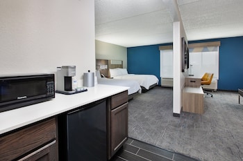 Suite, 2 Queen Beds, Accessible (Mobility)