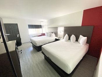 Room, 2 Queen Beds, Non Smoking (Exterior Entrance)