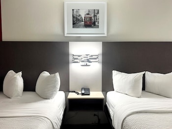 Room, 2 Queen Beds, Non Smoking (Interior Entrance)